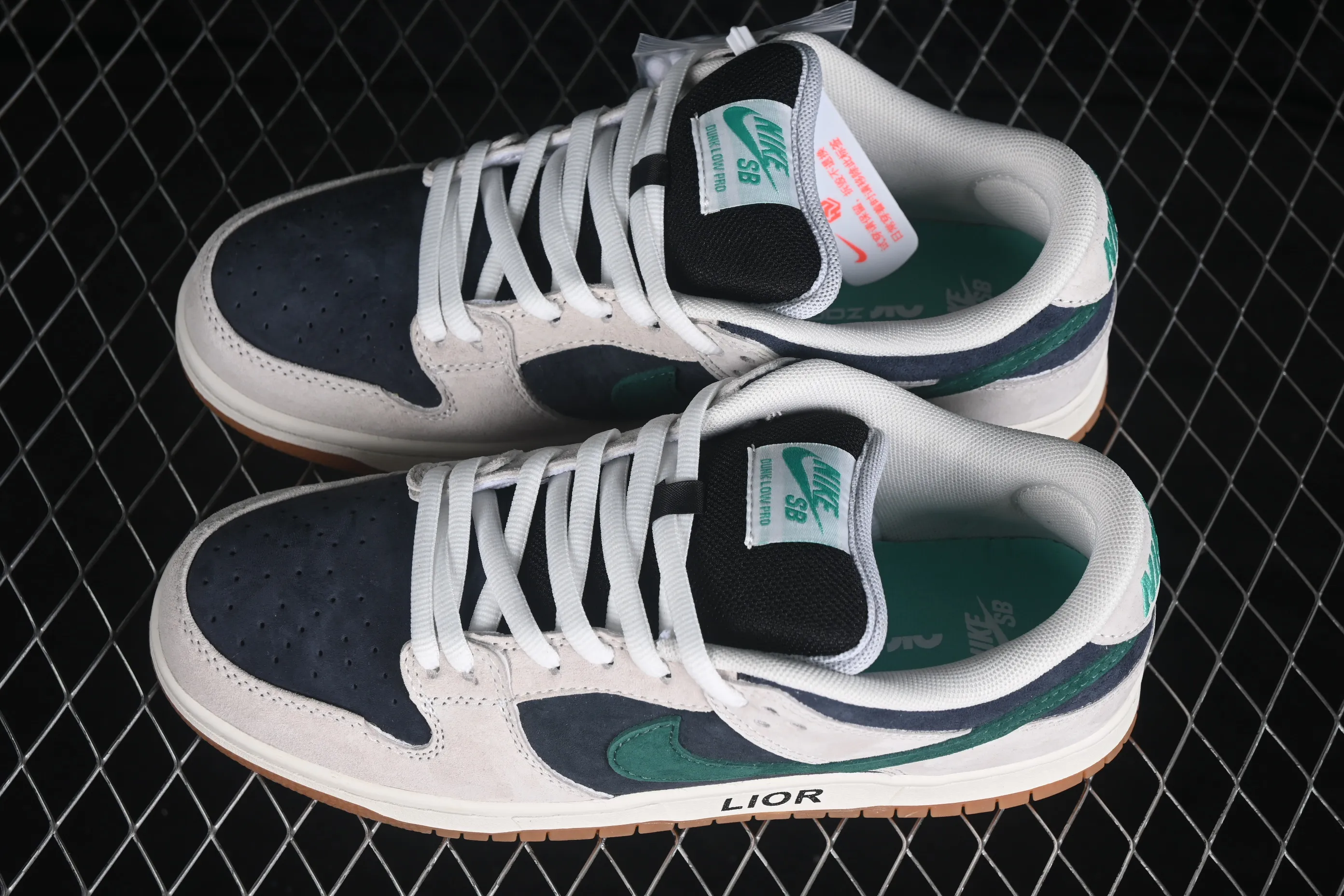 All Categories Nk SB Dunk Series Nk SB Dunk Low Low-top sneakers Nike SB Dunk Low Suede gray raw rubber SB low-top casual sneakers HF3704-001